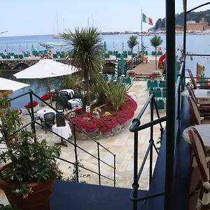Helios Hotel